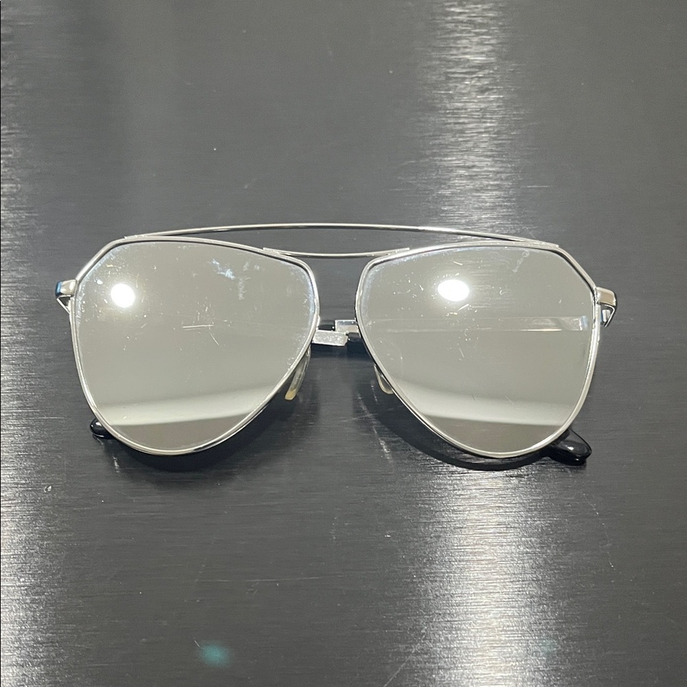 Tahari Women’s Sunglasses Aviator Mirror Silver Tone Retro Classic Sunnies